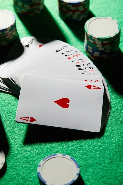 Dragon Tiger card game layout with dealer and live camera feed